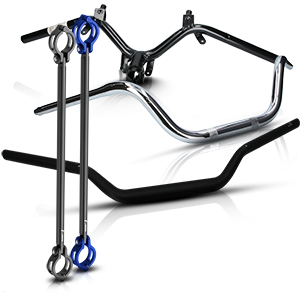 Guidon de moto et entretoises de guidon en noir, chrome et avec des accents bleus.